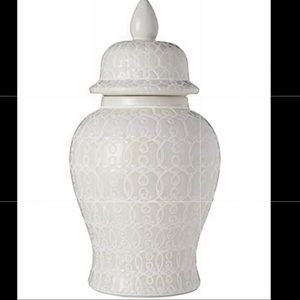 Large ginger jar